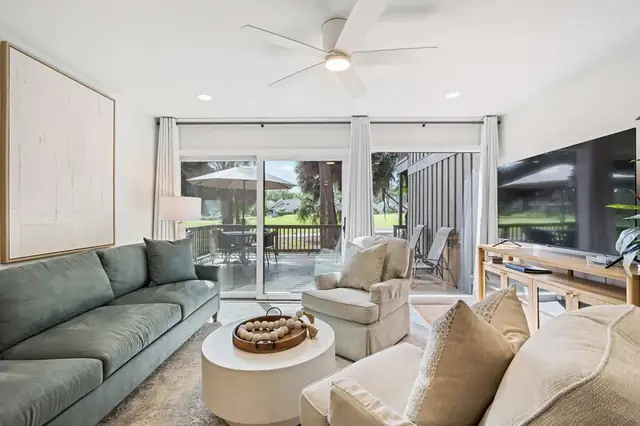 Living room at Water Oak 27